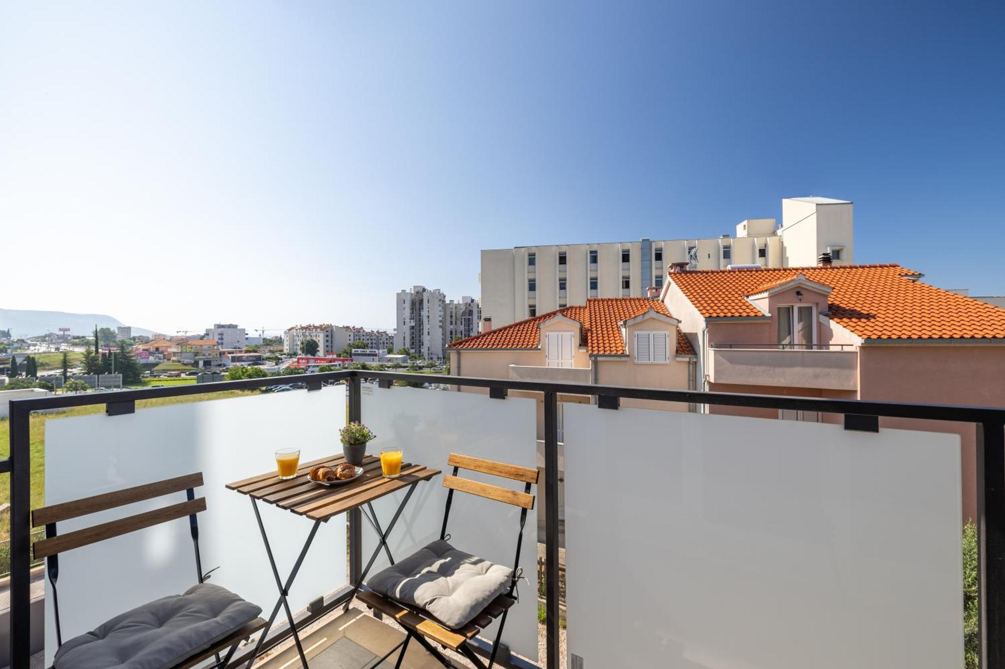 Cosy Apartment Terrano -Free Private Parking Split Bagian luar foto